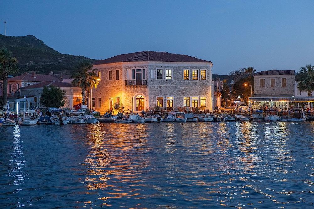 La Petra Hotel Izmir Exteriör bild
